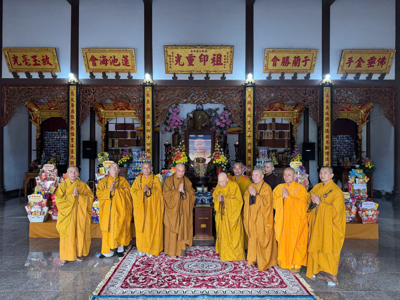 Thường trực Ban Trị sự Phật giáo tỉnh dâng hương tưởng niệm Cố Trưởng lão Hòa thượng Thích Phước Thành